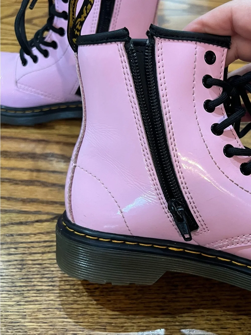 Dr. Martens Kids  1460 Patent Leather Boots Sz 2 Pale Pink Airwalk Combat Boots